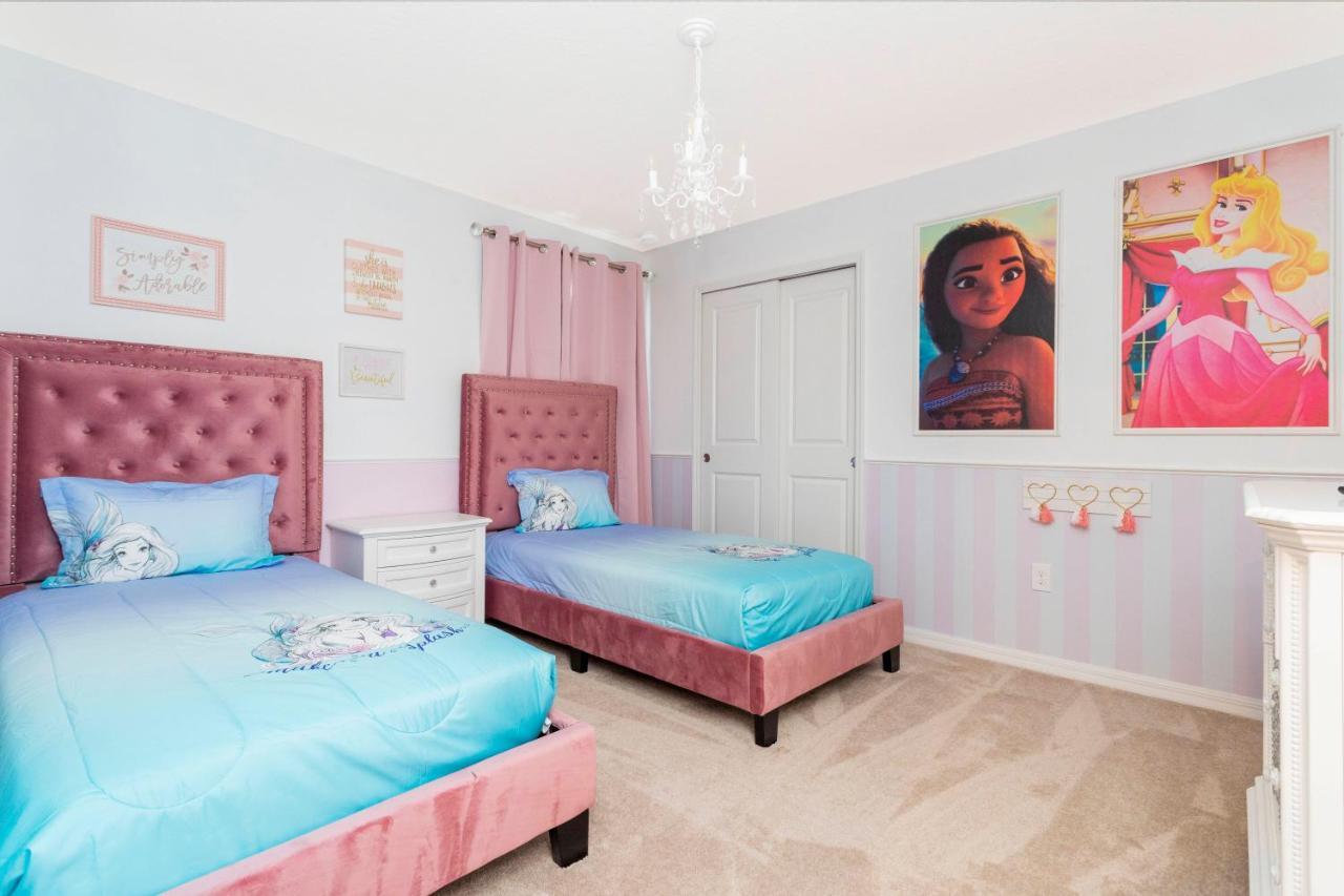 Сasa de vacaciones 7-bed W Pool, Game And Free Access Davenport