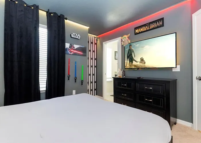 7-Bed W Pool, Game Room And Free Resort Access