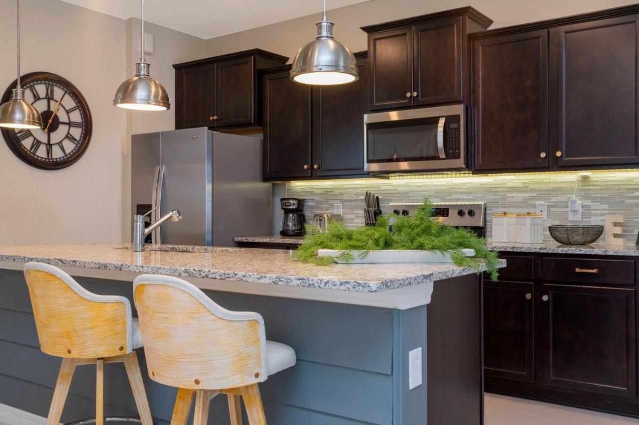 7-bed W Pool, Game And Free Access